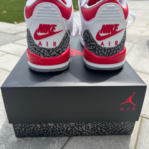 Youth Air Jordan 3 Retro (GS) “Fire Red” Colorway - Picture 8 of 8